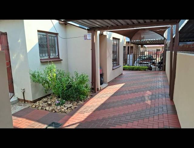 3 BEDROOM HOUSE FOR SALE IN SOSHANGUVE VV